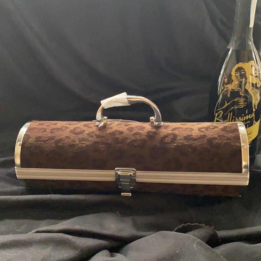 Portable wine purse